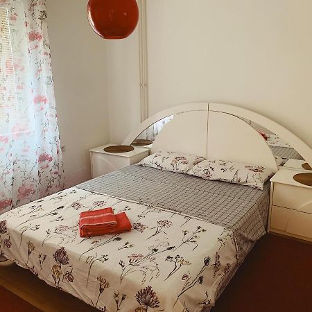 Eleni Apartments ゲヴゲリヤ エクステリア 写真